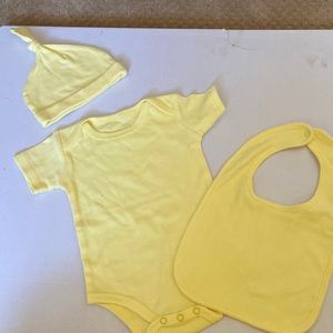 Onesie bib and hat